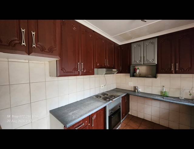4 BEDROOM FREESTANDING FOR SALE IN ALLANDALE